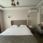 Antigonia Butik *