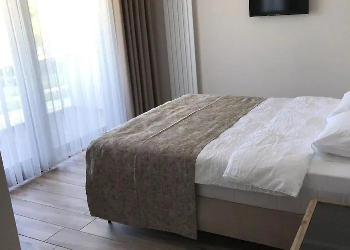 Отель Antigonia Butik *