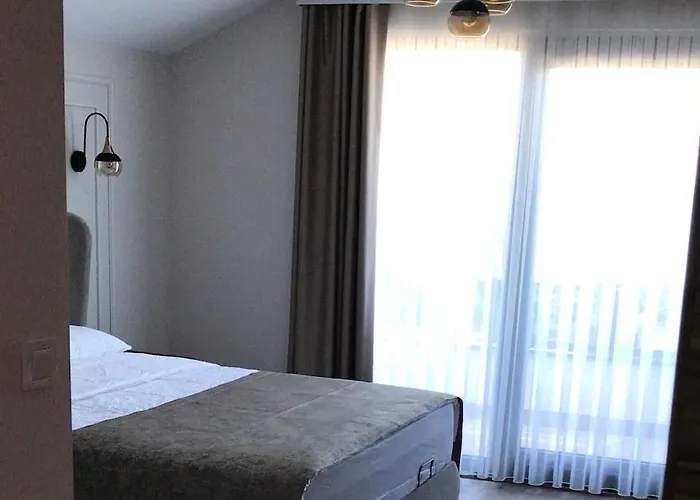 Antigonia Butik Отель *