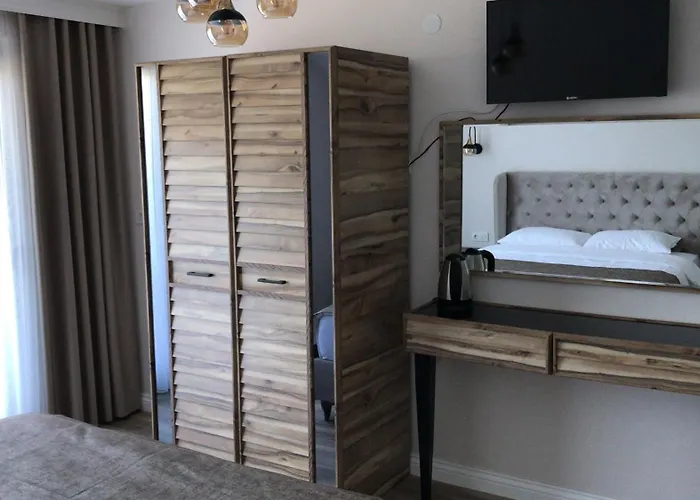 Отель Antigonia Butik